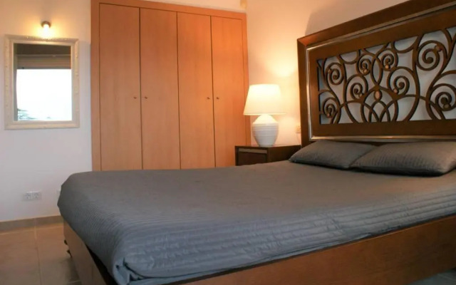 Apartamento en Roses con vistas al canal y piscina