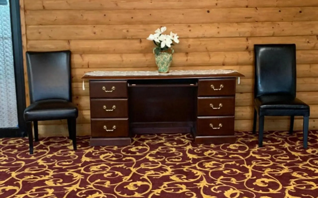 Hiawatha Lodge
