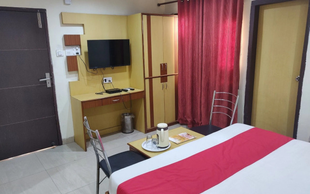 OYO 13063 Hotel Rahul