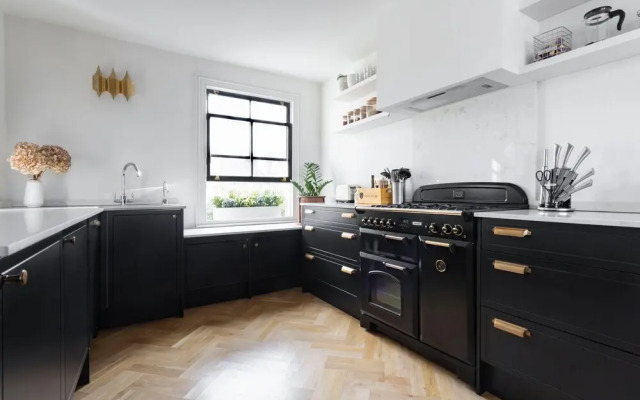 Macfarlane Road II by Onefinestay