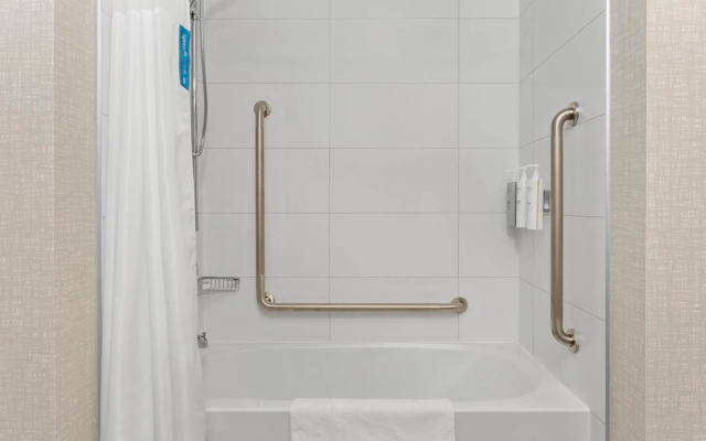 Hampton Inn By Hilton Cornwall