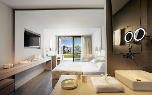 Lichnos Beach Hotel & Bungalows