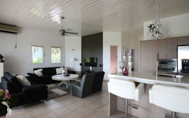 Luxurious Villa in Willemstad with Private Pool