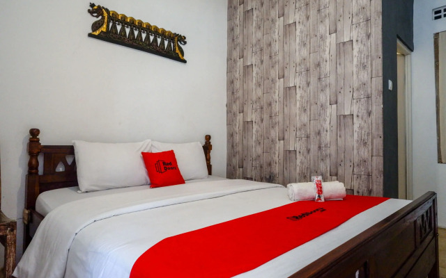 RedDoorz Syariah near Plengkung Gading 2