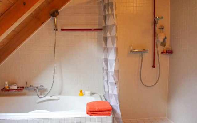 Haus am Wasserfall