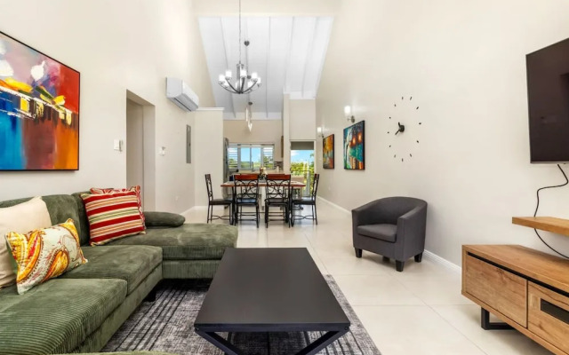 3rd Floor Condo Richmond Estate Beach Access Pool