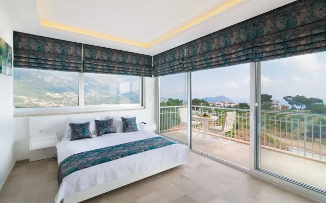 Villa Infinity by Akdenizvillam