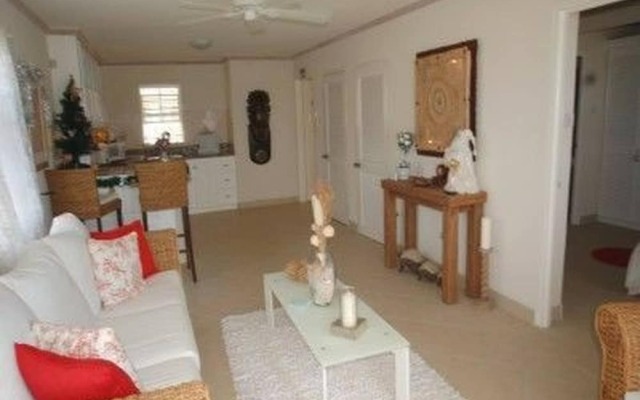 Beautiful Apartment Across The Road From The Beach
