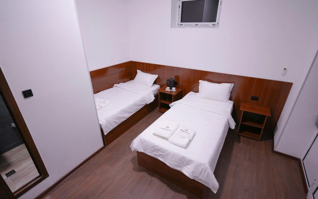 Chehran Hotel (Чехран)