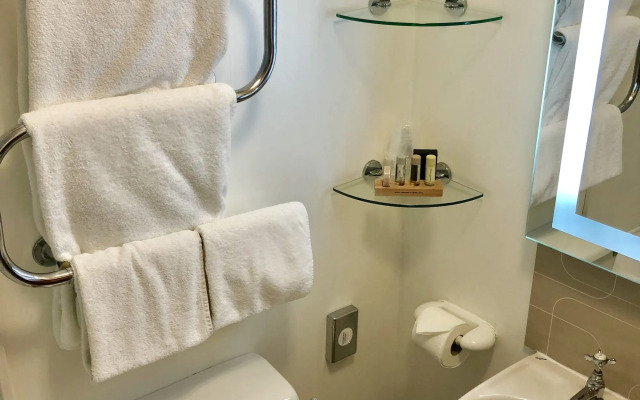 Best Western Compass Inn