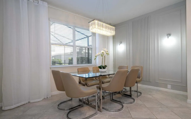 7392 Luxury Family Home 5BD Near Disney