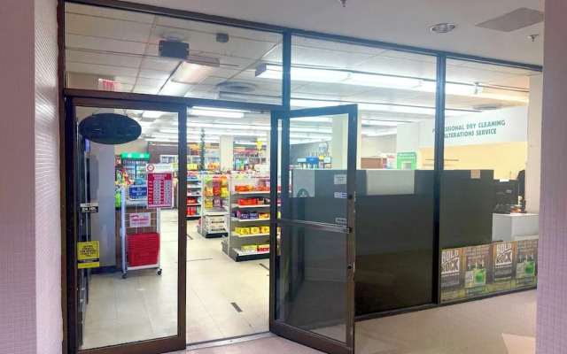 Airport Proximity- Apt in Crystal City