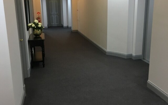 City Escape 2BD in Adelaides East End 4