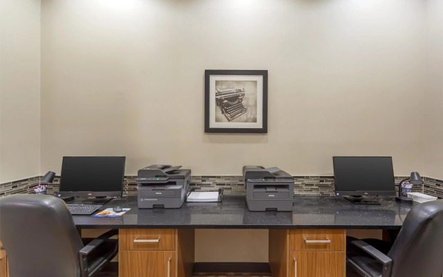 Best Western Plus Hinton Inn & Suites
