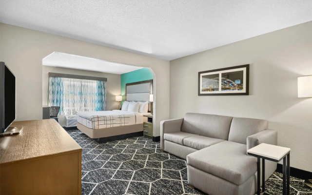 La Quinta Inn & Suites by Wyndham Batavia
