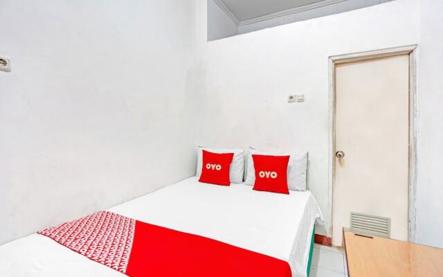 OYO 90790 Royale Nias