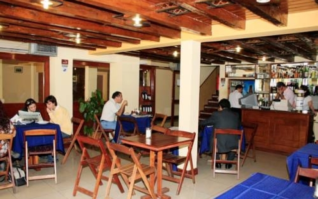 Hotel Plaza Alberdi