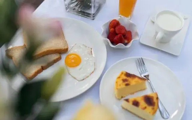 Tengchong Yishan Banshe Hot Spring Landscape Inn