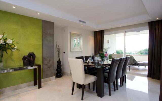 Heaven Beach Apartments, Apt 402