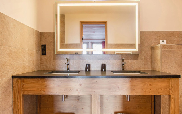 Lush Chalet in Champagny en Vanoise with Sauna