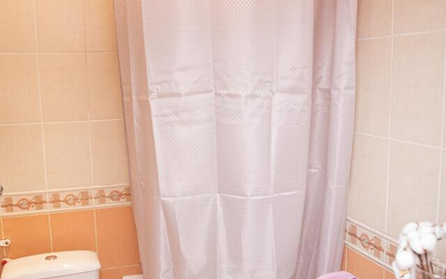 Bon voyage на улице Ирчи Казака