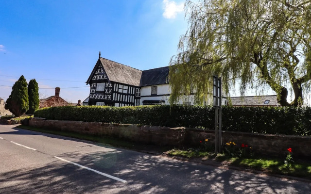 Top Farm House