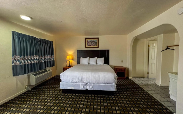 Deluxe Inn