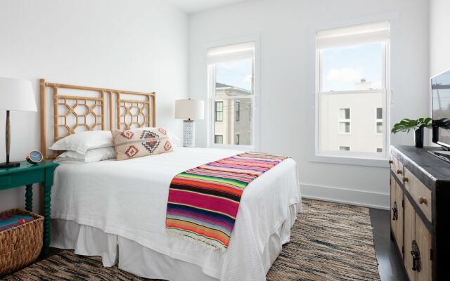 Historic District Charmer - 3 Br Townhouse