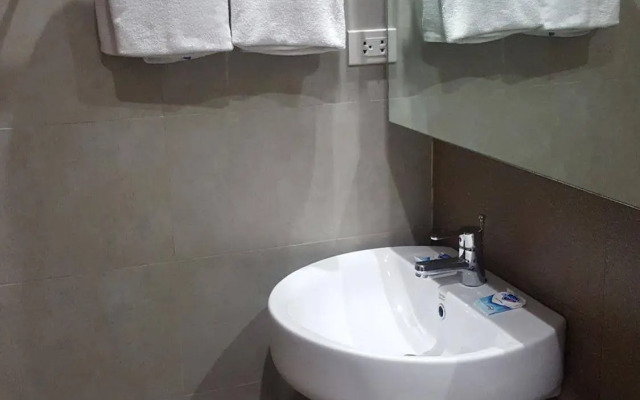 ZEN Rooms West Makati Hotel