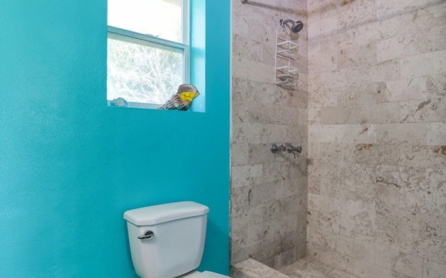Lucky Duck Villa - Private Beach Escape