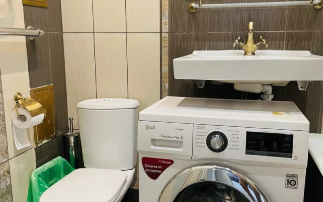 Pritomskij 15 Dvuhkomnatnye apartamenty rjadom s Ledovym dvortsom