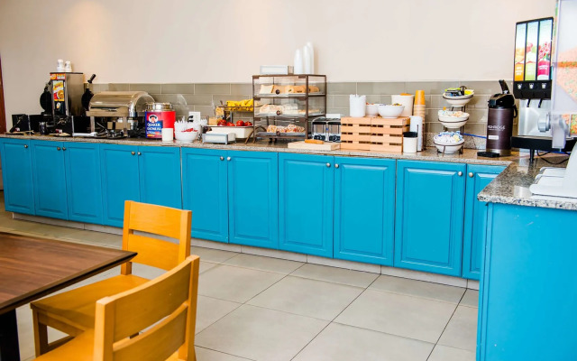 Country Inn & Suites by Radisson, Brockton (Boston), MA