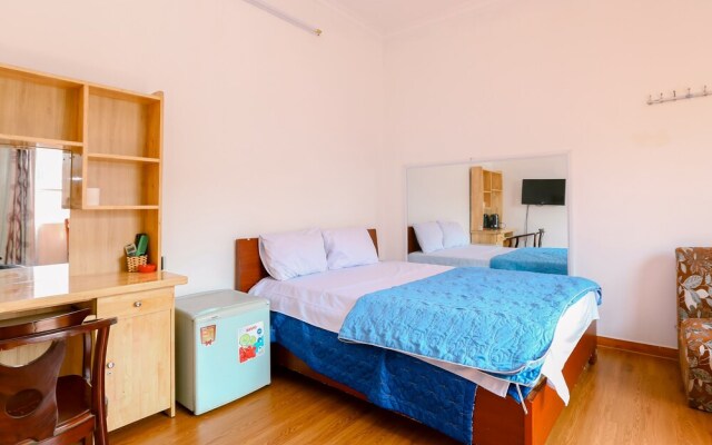 Van Xuan Hotel by OYO Rooms