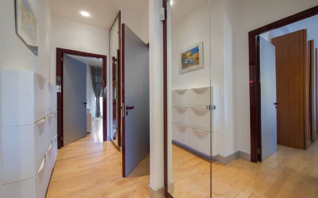Modern & Elegant2 Bedroom Flat in Great Location
