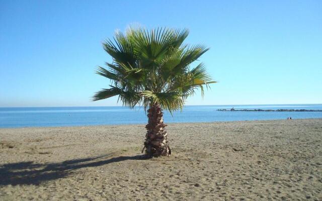 2252-Amazing apt on beach, port view from terrace!