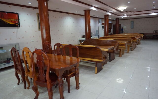 Phonepaseud Hotel