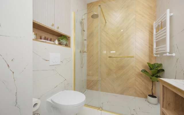 Grójecka Apartment by Renters