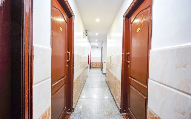 Fabhotel Century Gardens