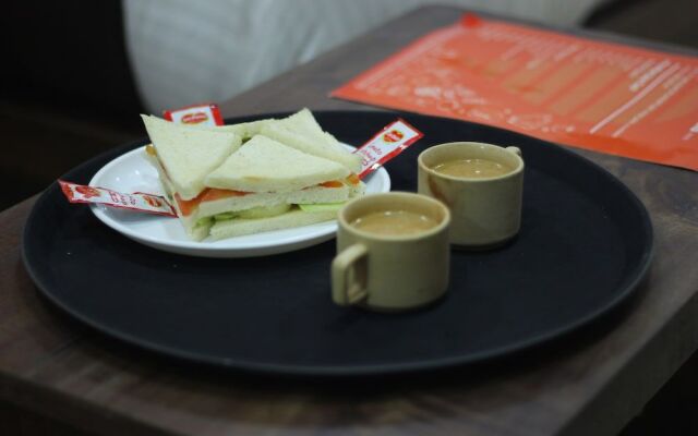 OYO 8864 Hotel Royal City