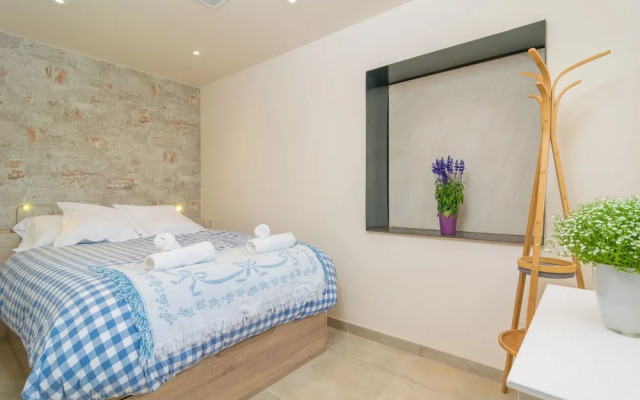 Paratge De Son Toniet