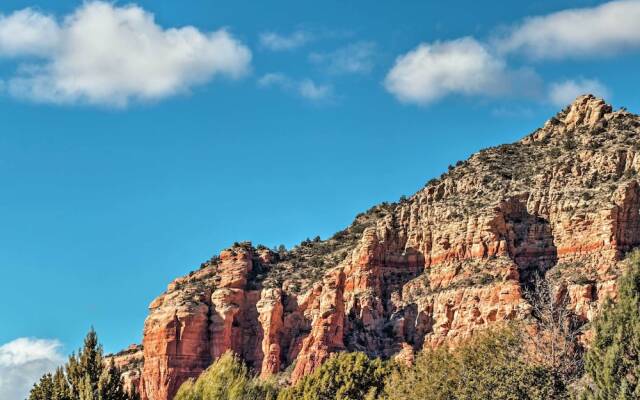 Near Hiking & Golfing: Sedona Home w/ Patio!