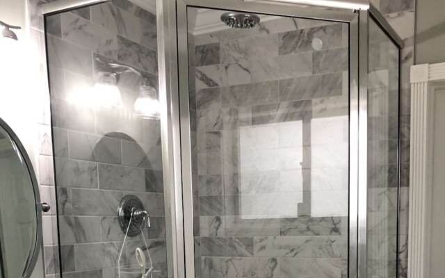 Peacock Bungalow - Right