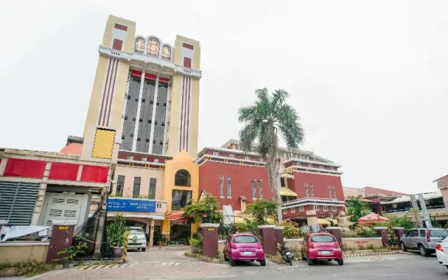 World Palace Hotel by OYO Rooms