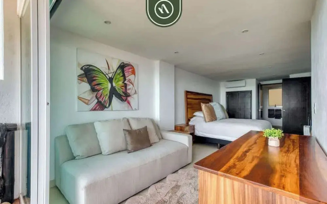 Amazing 3 BR Penthouse With Beachclub