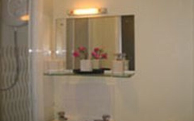 The Clovelly - Guest Accomodation