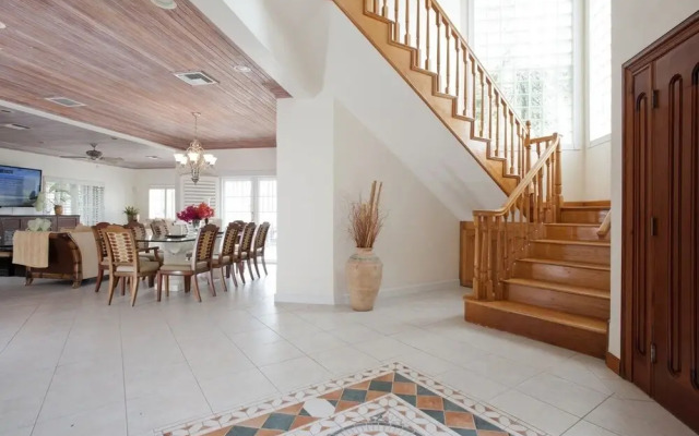 Long Island Breeze Compound 6 Bedroom Home