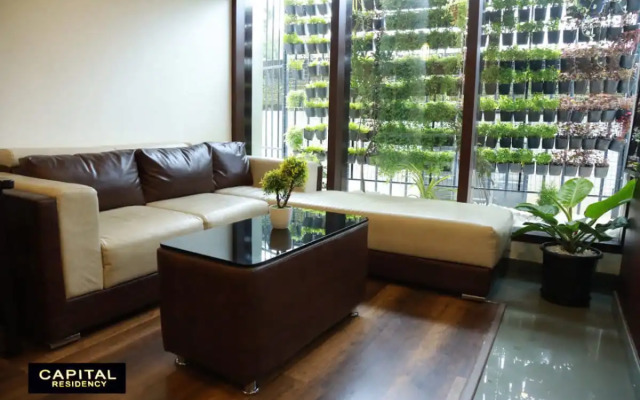 OYO 9679 Hotel Capital Residency