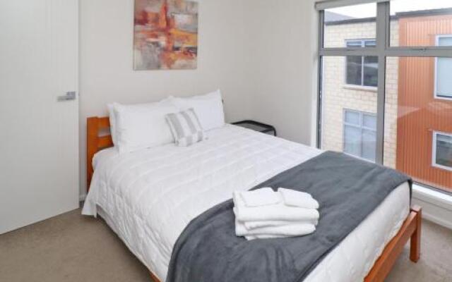 Central Hamilton Apartment on Vialou St