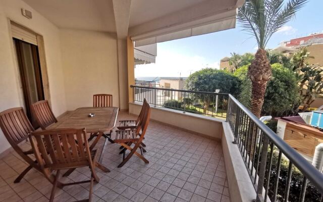 Rosa Virginia vista mare