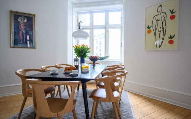 Fantastic Three-bedroom Apartment in Copenhagen Osterbro
